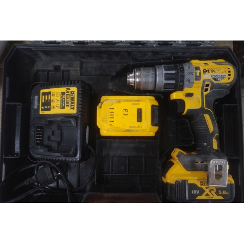 Bazar DeWALT Schlagbohrschrauber 18 V / 5,0 (BL) DCD796P2-QW Nach Serviceeingriff