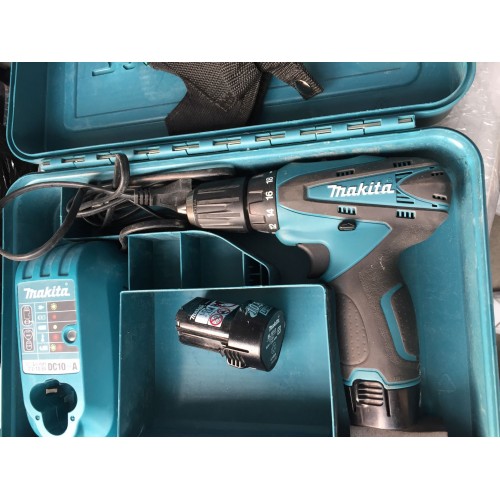 B-WARE MAKITA Akku-Schrauber Li-ion 10,8V/1,3Ah+koffer+2xAkku, DF330DWE nach Reparatur