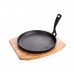 BANQUET Grada Gusseisen Pfanne auf einem Holzbrett 22cm 40LP002